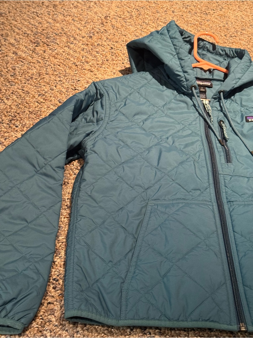 Patagonia Women’s Teal Hooded Quilted Jacket, Size Small, New Condition!! - Picture 4 of 11